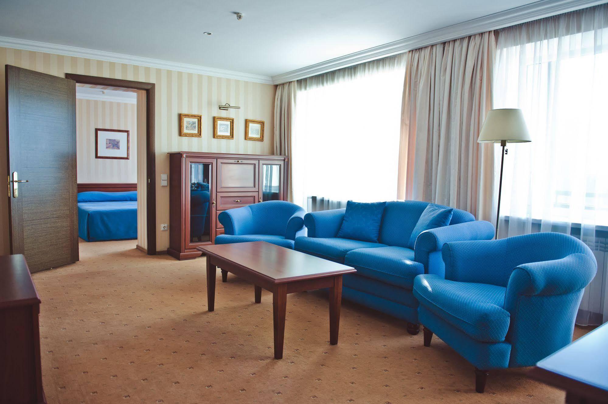 Intourist Hotel Zaporizhia Exterior photo