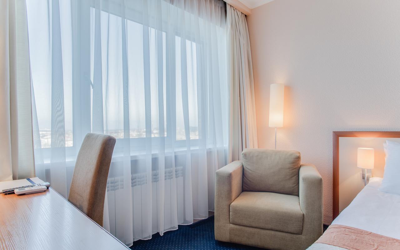 Intourist Hotel Zaporizhia Exterior photo