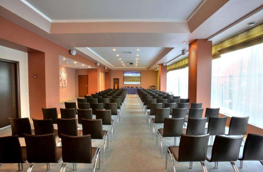 Intourist Hotel Zaporizhia Facilities photo